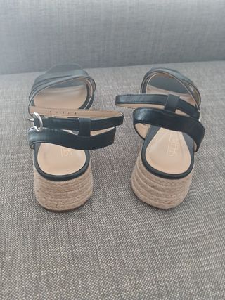 Sandalias cuñas Sfera negras