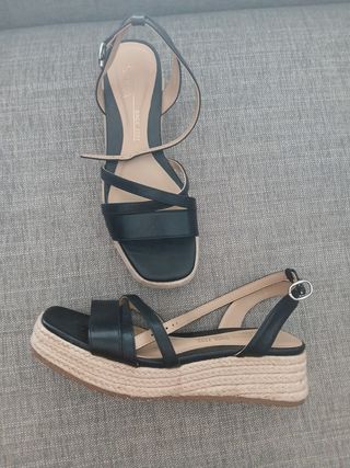 Sandalias cuñas Sfera negras