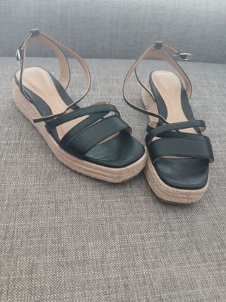 Sandalias cuñas Sfera negras