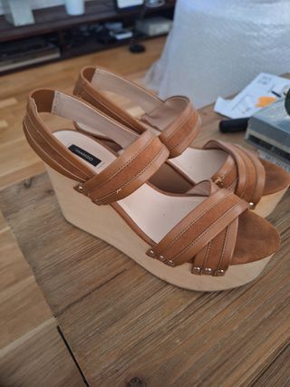 Sandalias plataforma Mango marrón