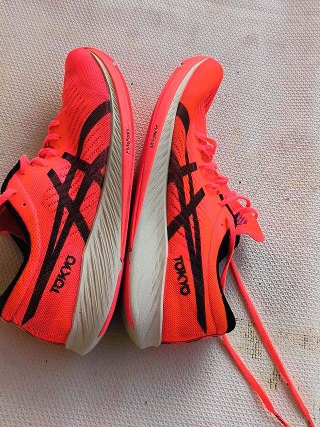 Zapatillas Asics rojas