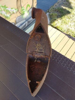 Antigua plancha de hierro.