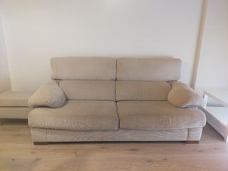 2 Sofás beige 2 plazas y 3 plazas 

