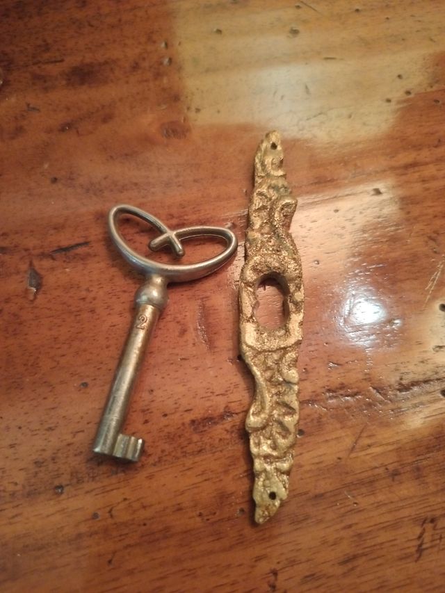 Fregio bronzo antico Regalo chiave