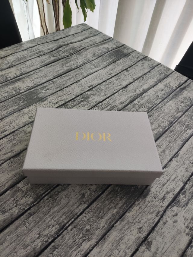 Scatola Dior bianca 22'8*13'8*5'8 cm