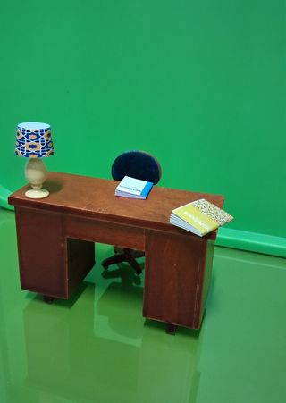 ESCRITORIO EN MINIATURA