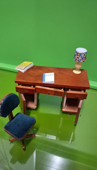 ESCRITORIO EN MINIATURA