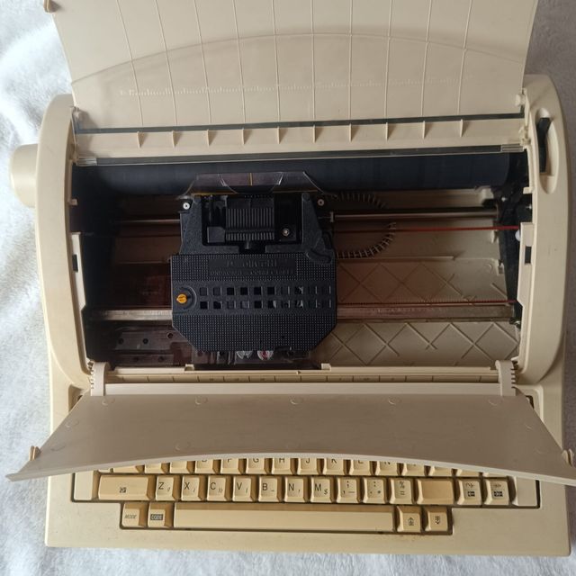 Olivetti Linea 101 - Máquina de escribir