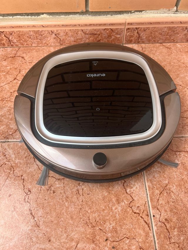Robot aspirapolvere Eureka