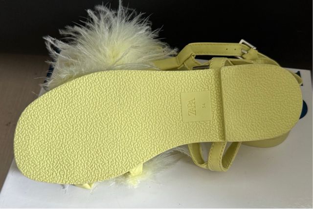 Sandalias niña Zara plumas talla 34