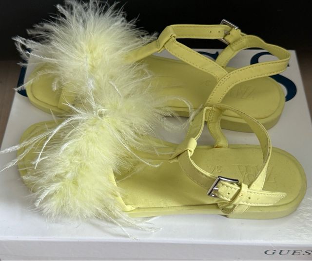Sandalias niña Zara plumas talla 34