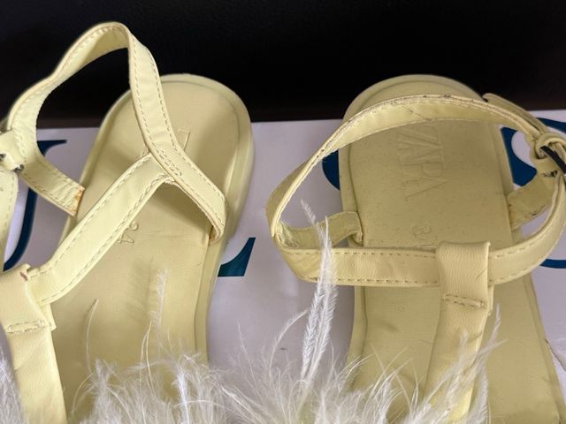 Sandalias niña Zara plumas talla 34