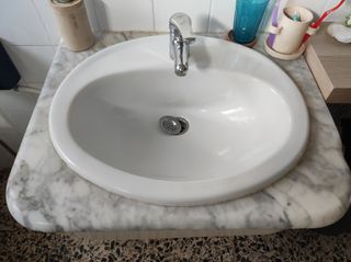 Mueble y lavabo aseo