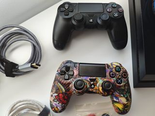 PS4 (PlayStation 4) + accesorios