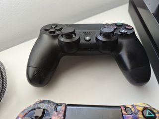 PS4 (PlayStation 4) + accesorios