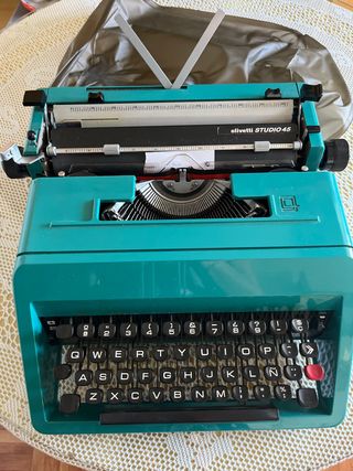 Máquina de escribir Olivetti Studio 45