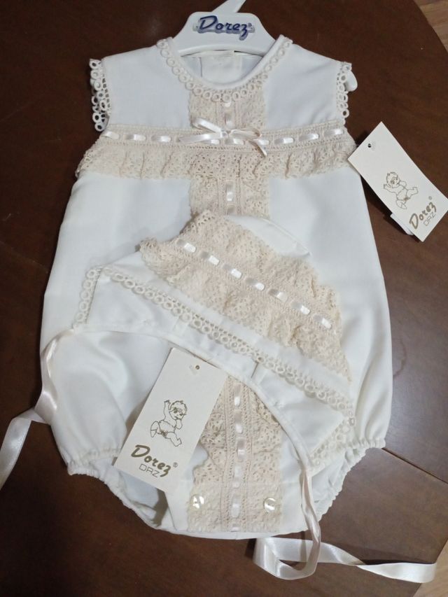 Pelele y capota bebé marca Dorez 12m crudo, nuevo