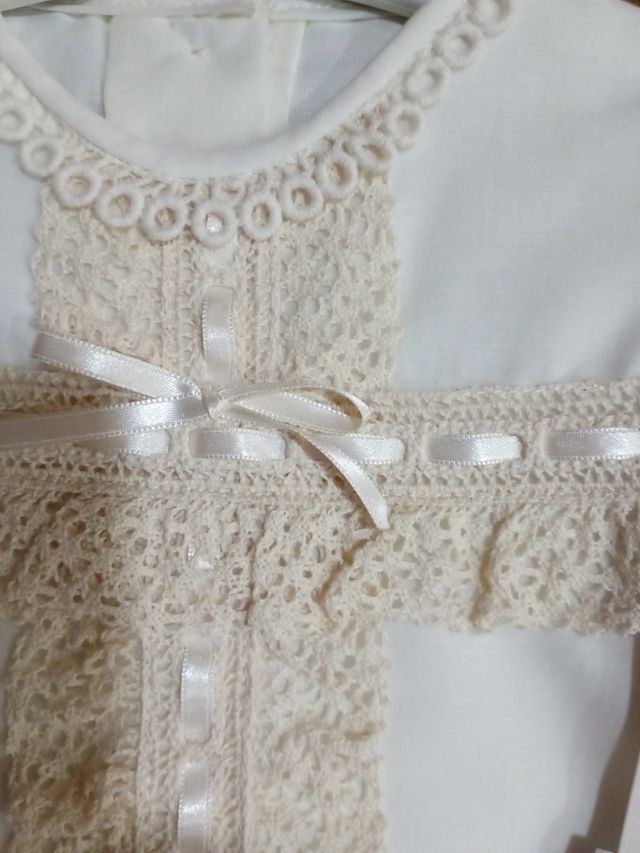 Pelele y capota bebé marca Dorez 12m crudo, nuevo