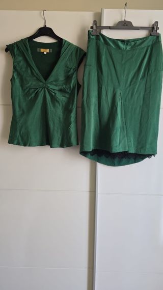 Conjunto falda y top seda verde