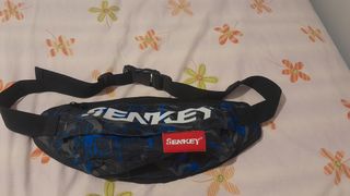 Riñonera Senkey negra y azul