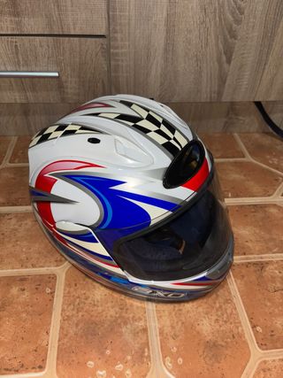 Casco moto AXO: diseño carreras