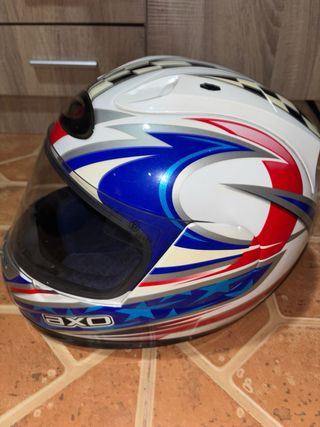 Casco moto AXO: diseño carreras