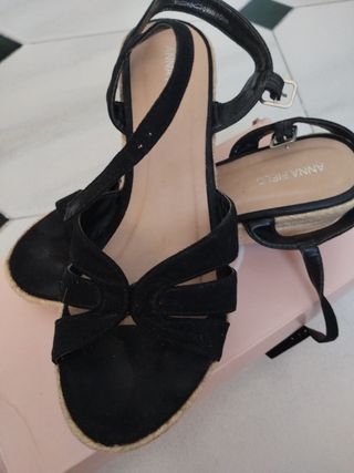 Sandalias Cuñas negras Anna Field