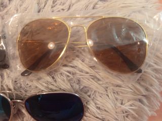 Gafas sol aviador azules..1.50 cada una 
