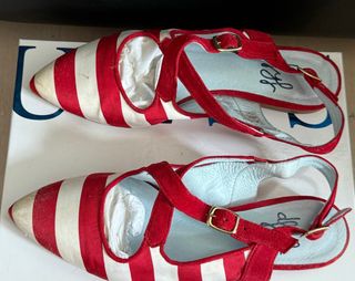 Zapatos rayas rojas-blancas talla 36