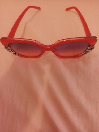 Gafas sol fucsias ..solo usadas una vez