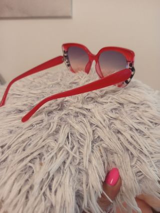 Gafas sol fucsias ..solo usadas una vez