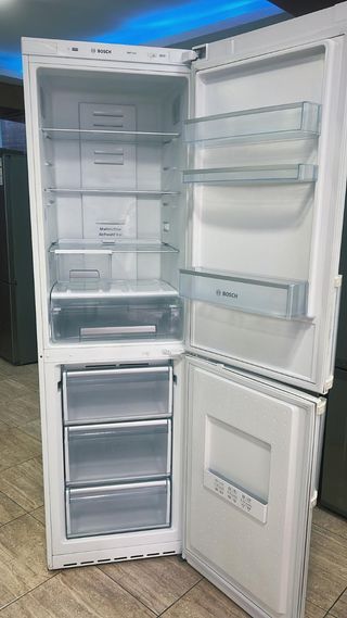 Nevera combi marca Bosch   no frost clase A+  