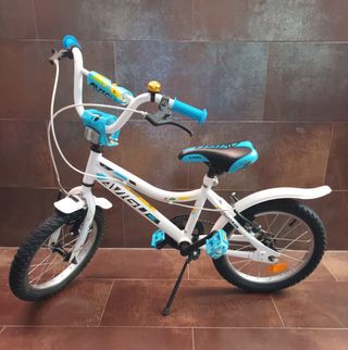 Bicicleta niñ@ AVIGO + casco + ruedines