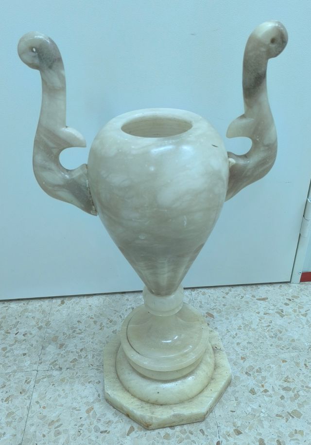 Jarrón antiguo de mármol