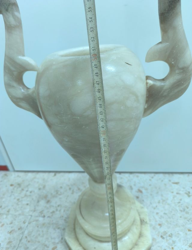 Jarrón antiguo de mármol