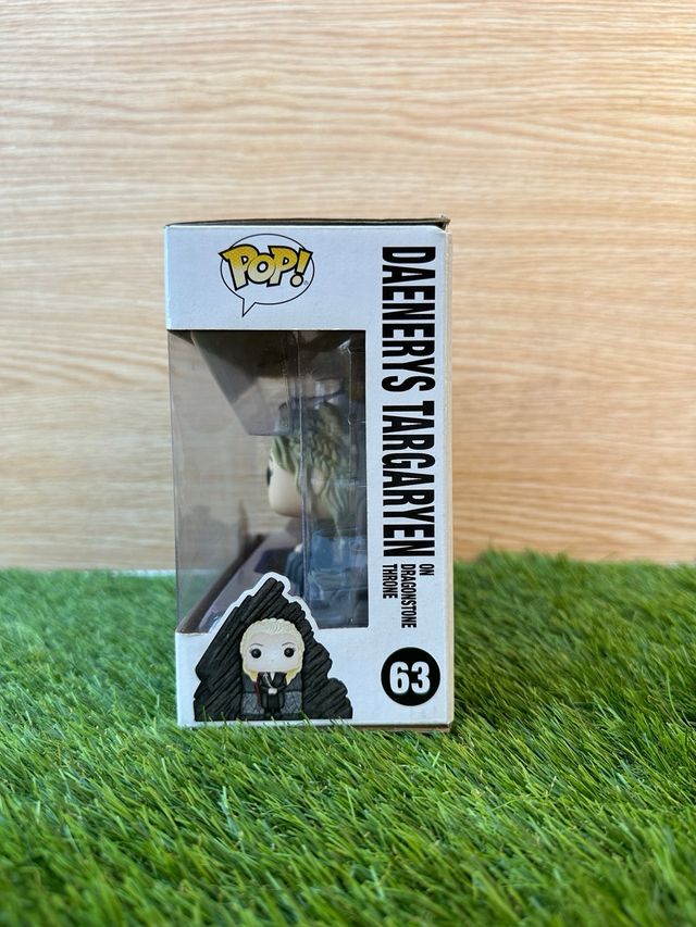 Funko Pop Daenerys Targaryen Juego de Tronos y azu