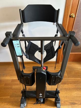 Se vende silla grúa eléctrica nueva.
