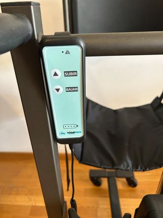 Se vende silla grúa eléctrica nueva.
