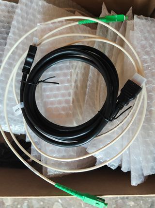 Cables HDMI y latiguillos fibra óptica