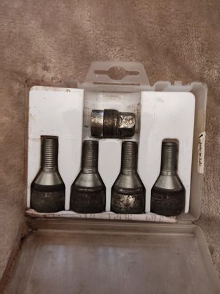 Juego de tuercas antirrobo Renault