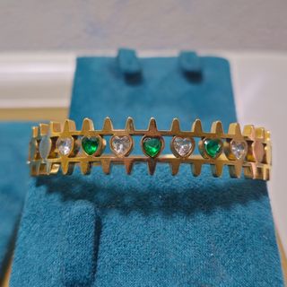 Pulsera oro verde corazones
