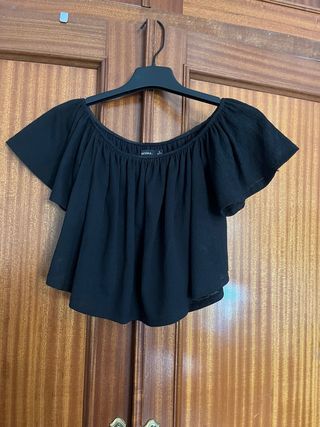 Blusa negra - Cuello barco - Talla S