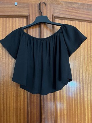 Blusa negra - Cuello barco - Talla S