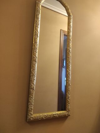 Espejo dorado 
