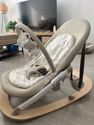 Silla mecedora Jane Kalma beige nueva poco uso 
