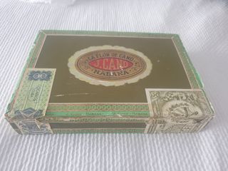 Caja vacía La Flor de Cano + 2 Vitolas