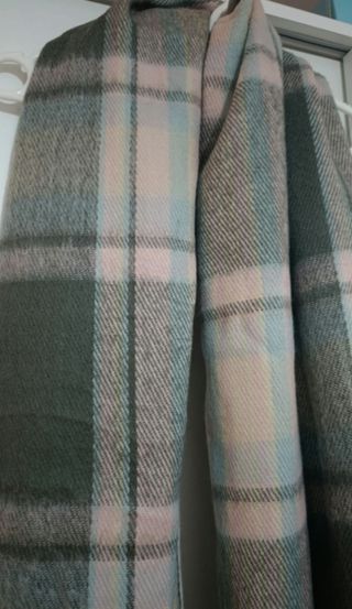Bufanda cuadros gris-rosa