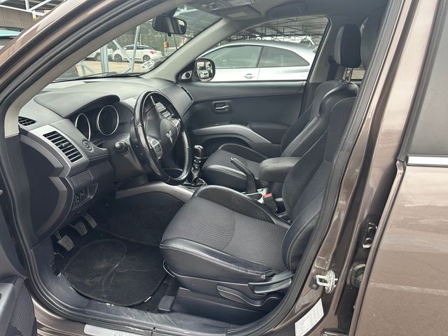 Mitsubishi Outlander 2012 220 DID Motion 2WD