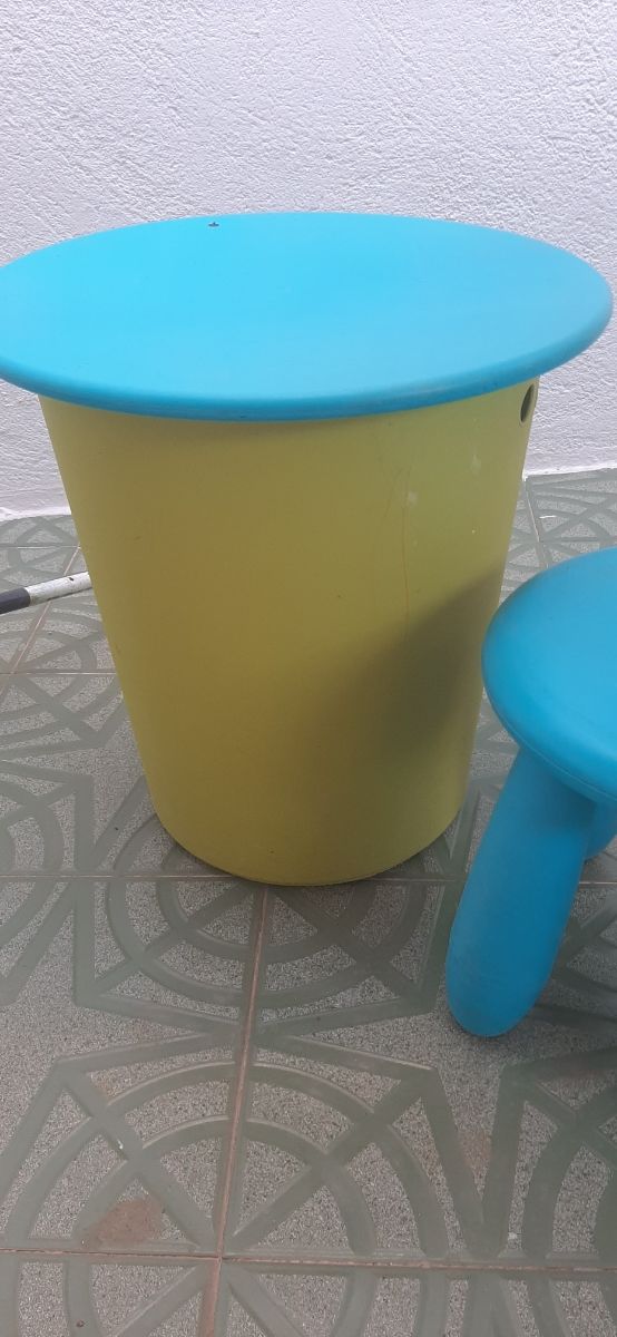 Mesa y silla infantil - Colores vivos
