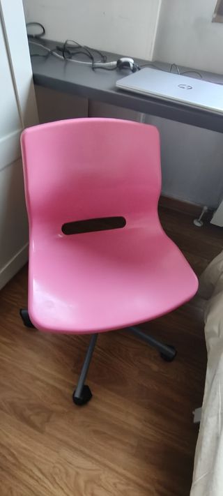 Silla giratoria rosa